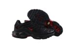 נעלי נייק-NIKE AIR MAX PLUS TN--BLACK -CADMIUM RED LOGO