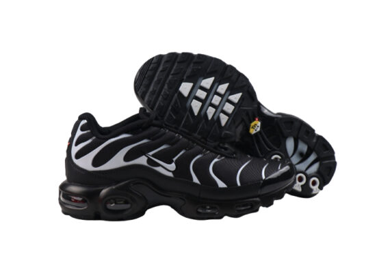 נעלי נייק-NIKE AIR MAX PLUS TN-BLACK-GRAY LOGO