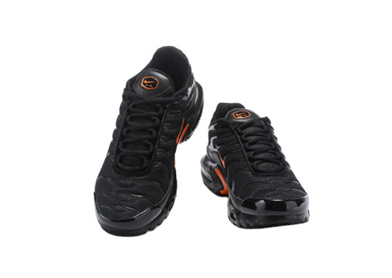 נעלי נייק-NIKE AIR MAX PLUS TN-BLACK-ORANGE COMBO