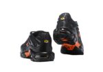 נעלי נייק-NIKE AIR MAX PLUS TN-BLACK-ORANGE COMBO