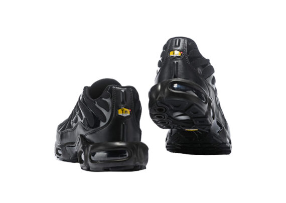 נעלי נייק-NIKE AIR MAX PLUS TN-DARK BLACK