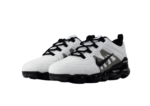 נעלי נייק-NIKE AIR VAPROMAX 2019 - WHITE-BLACK LOGO