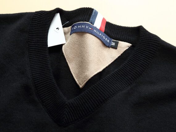 טומי הילפיגר-TOMMY TSHIRT MEN'S LONG V - Black