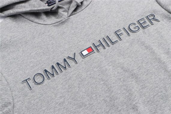 טומי הילפיגר-TOMMY SUIT- Zumthor