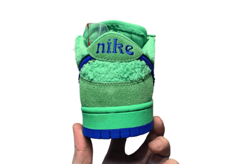 נעליי נייק-NIKE SB DUNK LOW PRO QS - Hippie Green & Blue Logo