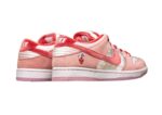 נעליי נייק-NIKE SB DUNK LOW PRO QS - Beauty Bush & Grenadier