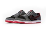 נעליי נייק-NIKE SB DUNK LOW PRO QS - Black & Vulcan