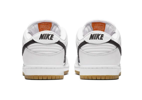 נעליי נייק-NIKE SB DUNK LOW PRO QS - Black & White