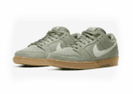נעליי נייק-NIKE SB DUNK LOW PRO QS - Tasman & White Logo