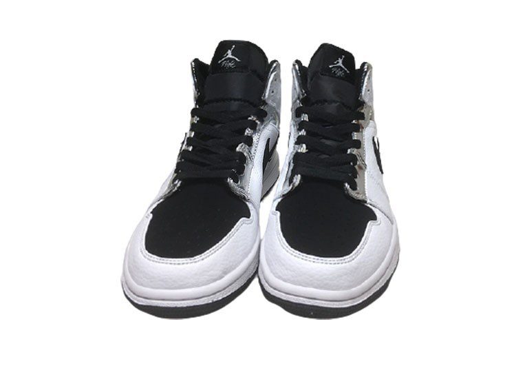 נעלי נייק-NIKE AIR MAX JORDAN HIGH - Black Russian & White