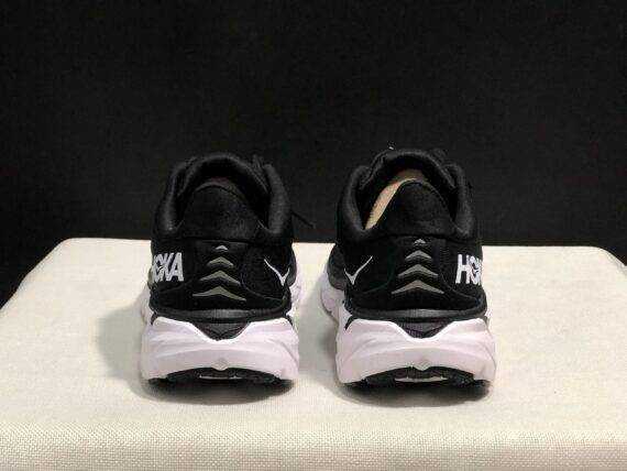 נעלי הוקה-HOKA ONE ONE Clifton 8 Black