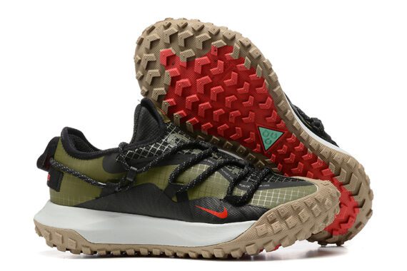 Nike Mountain Fly "Pilgrim" sneakers